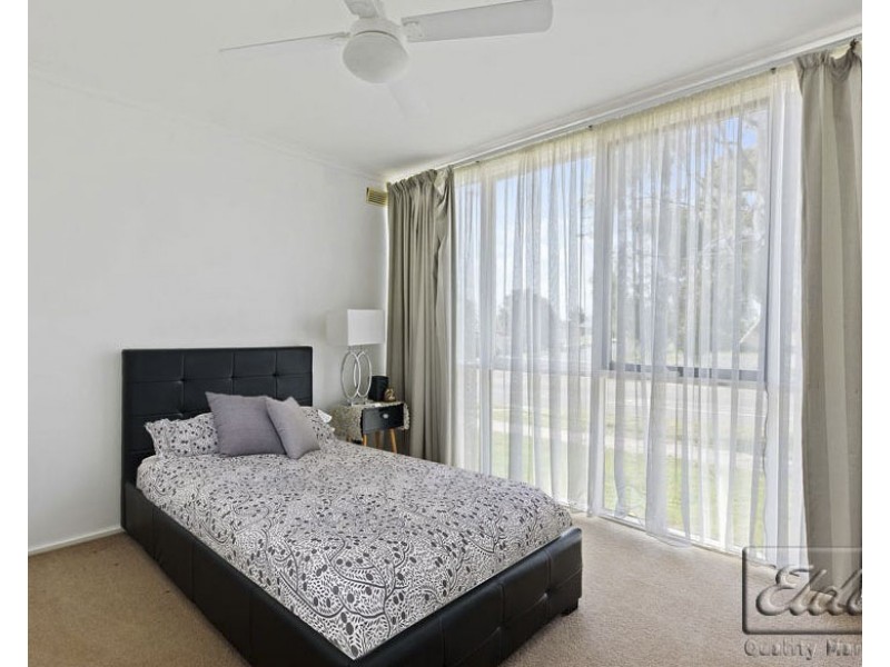 3 269 EAGLEHAWK ROAD, Long Gully VIC 3550