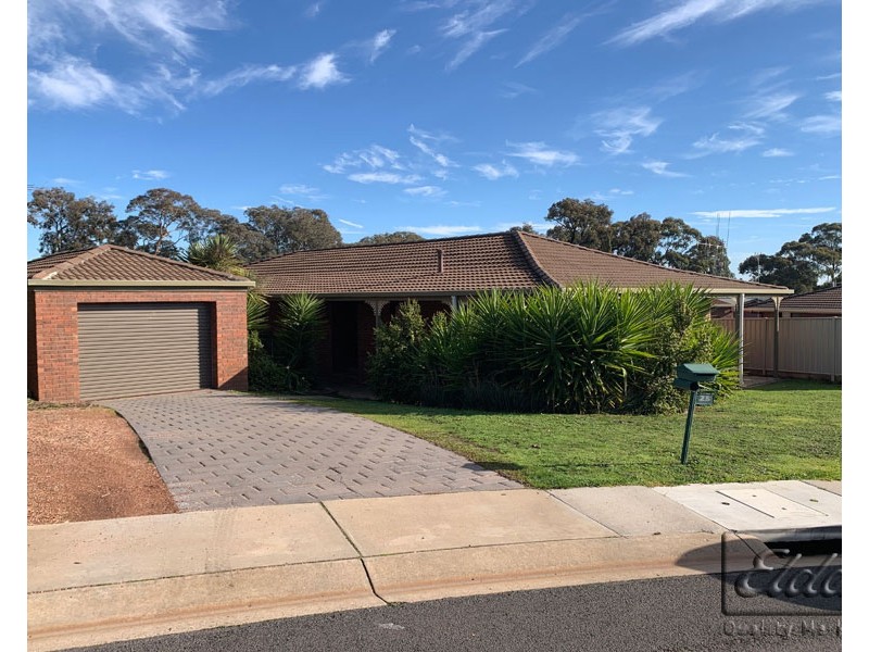 25 Yeramba Close, Strathdale VIC 3550