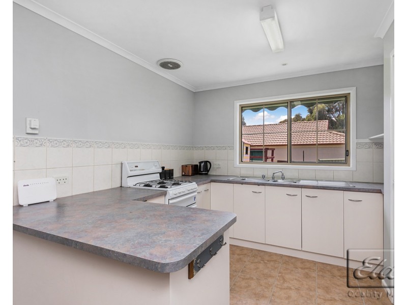 2 JORBEN PLACE, Golden Square VIC 3555