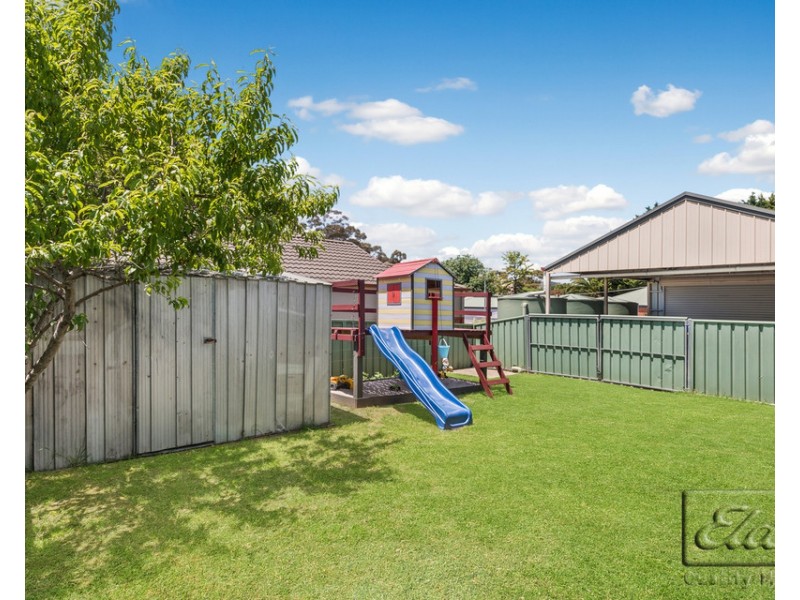 2 JORBEN PLACE, Golden Square VIC 3555