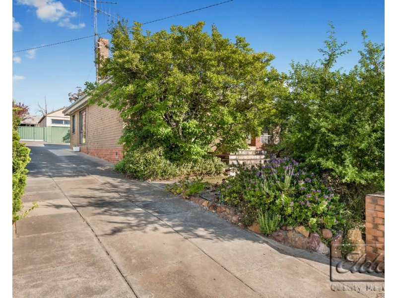 9 Albion Street, Kennington VIC 3550