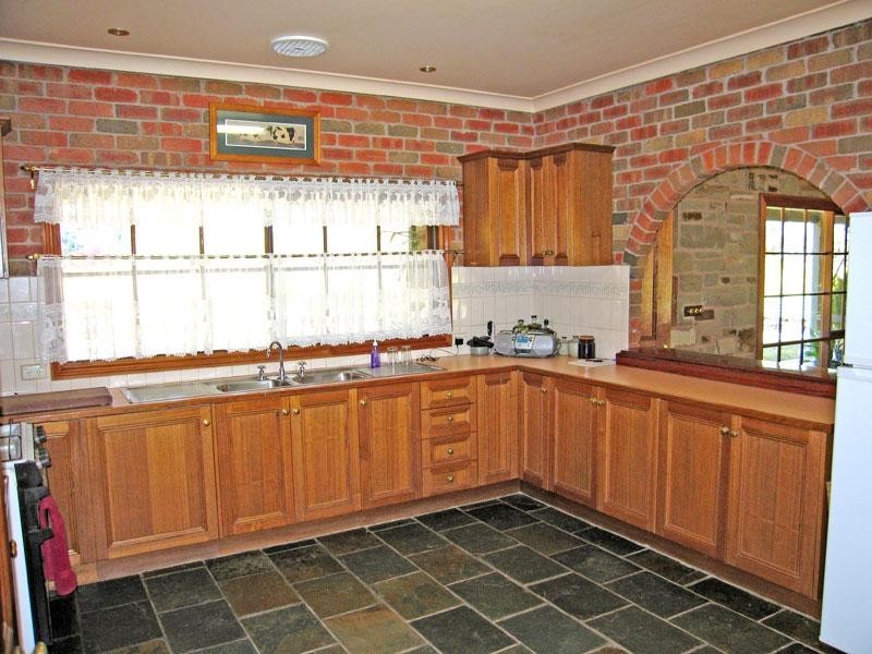 18 Monash Street, Newstead VIC 3462