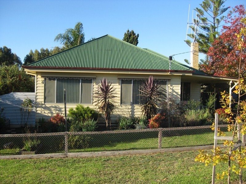 18 Harvey Street, Golden Square VIC 3555