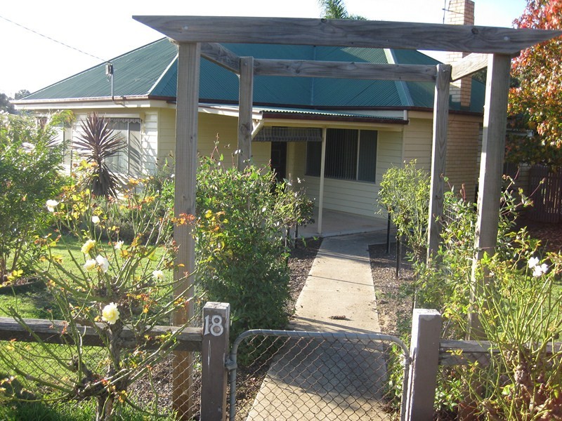 18 Harvey Street, Golden Square VIC 3555