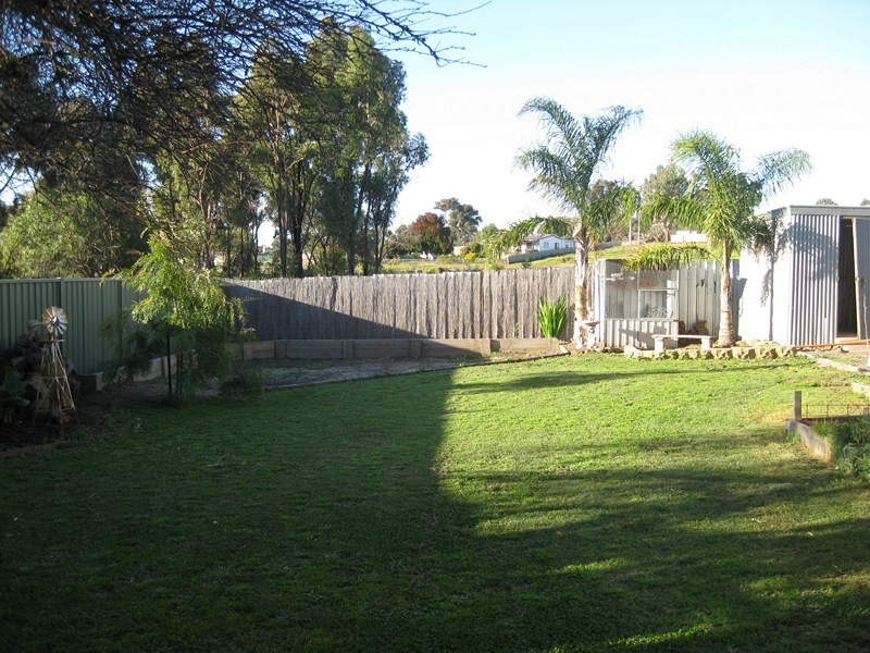 18 Harvey Street, Golden Square VIC 3555