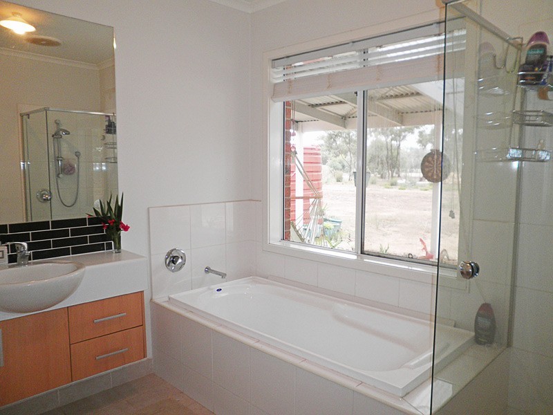 94 McKeone Road, Bendigo VIC 3550