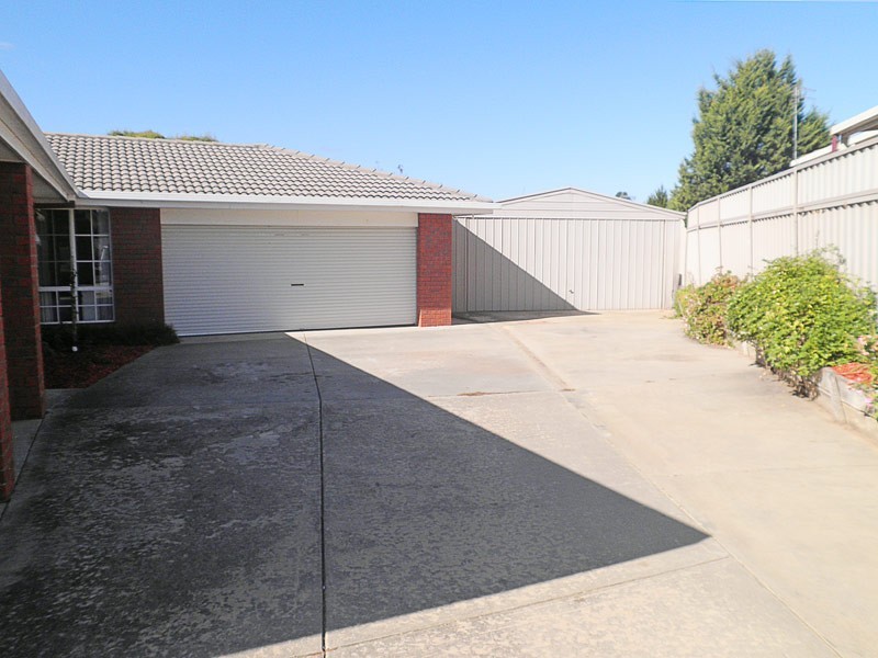7 Bedford Court, Golden Square VIC 3555