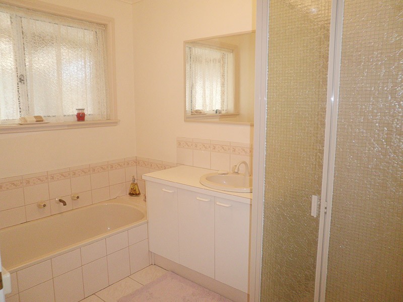 7 Bedford Court, Golden Square VIC 3555