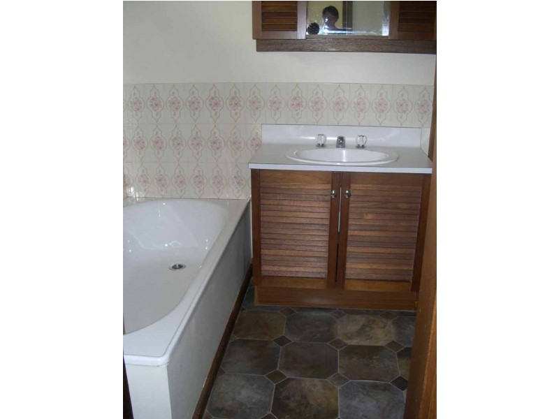 1A Cliff Avenue, Strathdale VIC 3550