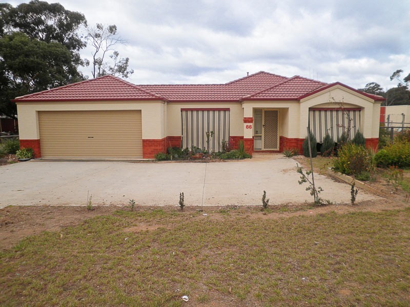 66 Racecourse Road, Epsom VIC 3551