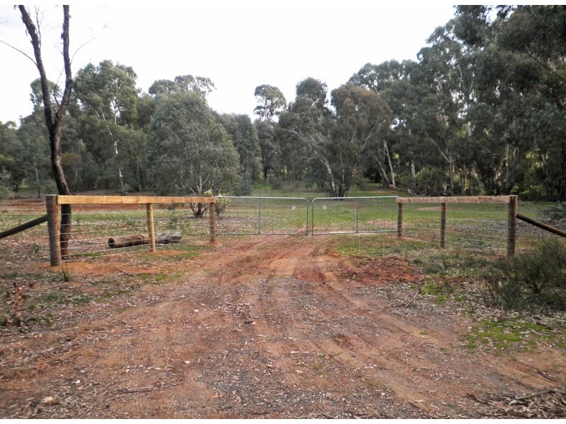 CA 21 Drinkwater Road, Maiden Gully VIC 3551