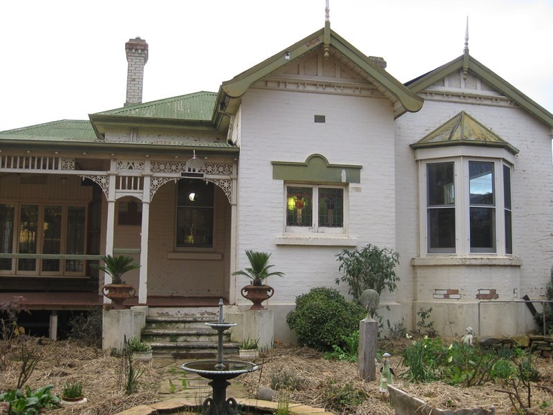 10  Olinda Street, Quarry Hill VIC 3550