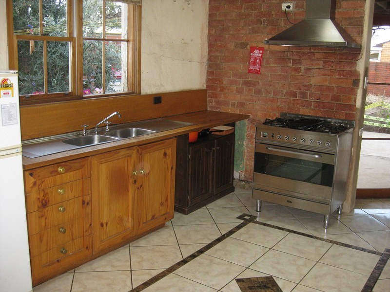 10  Olinda Street, Quarry Hill VIC 3550