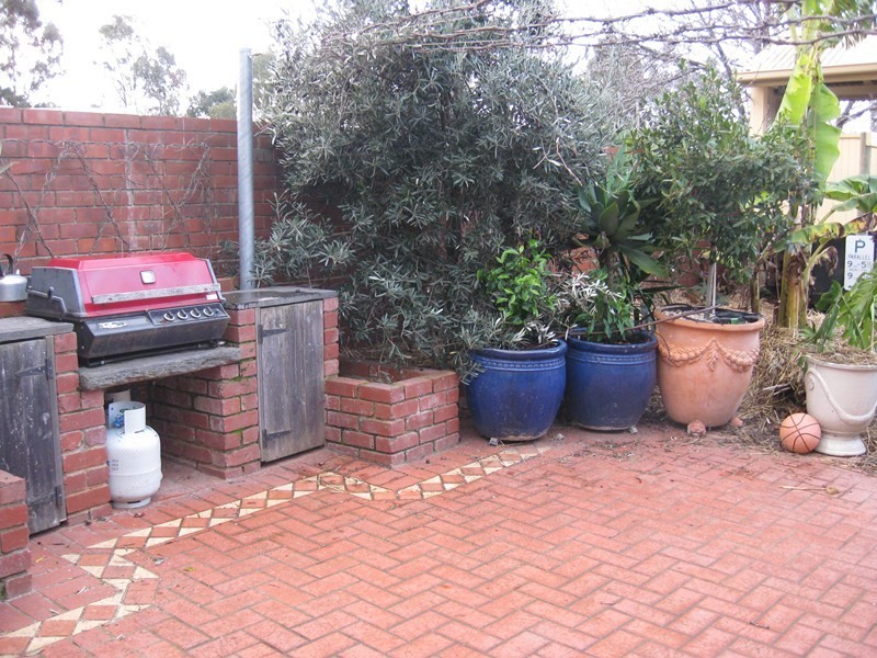 10  Olinda Street, Quarry Hill VIC 3550