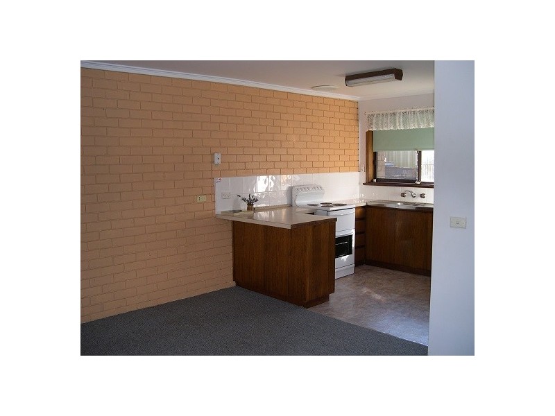 4/12 Murphy Street, Kennington VIC 3550