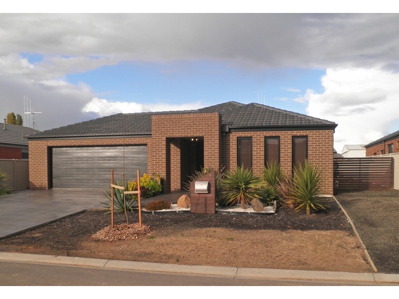 31 Tobin Crescent, Epsom VIC 3551
