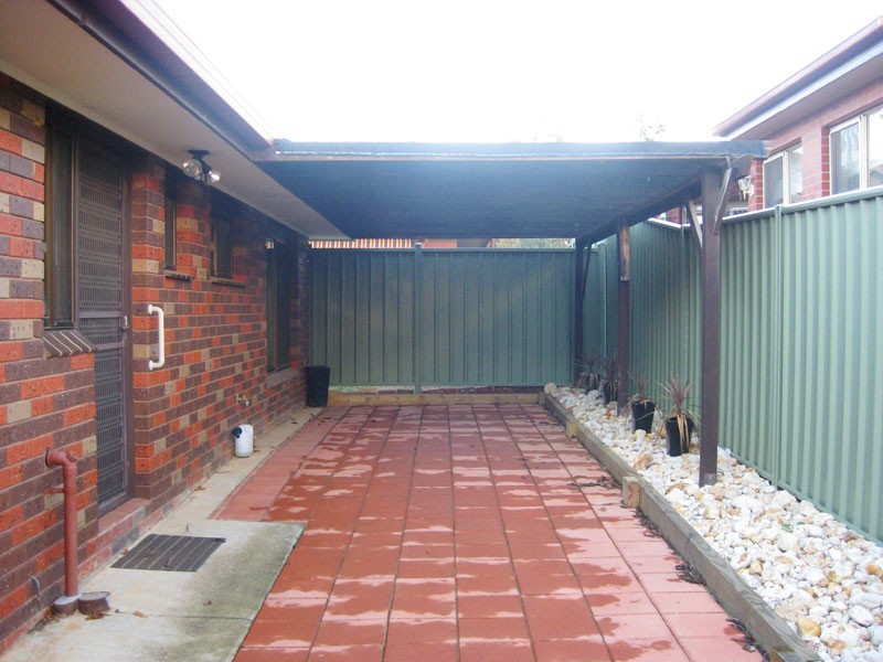 2/6 Clarke Street, Kennington VIC 3550