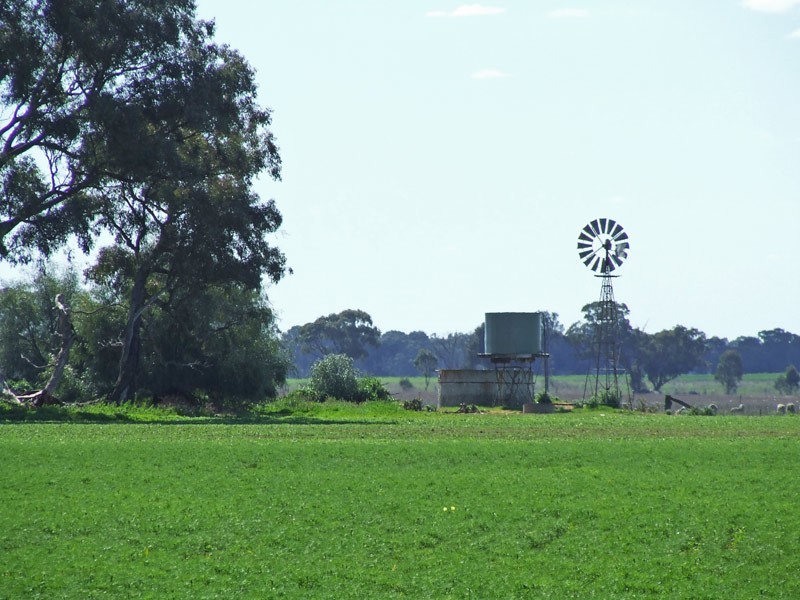 33 Edwards Road, Eddington VIC 3472