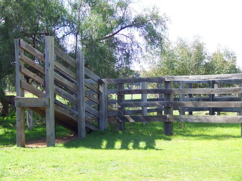 33 Edwards Road, Eddington VIC 3472