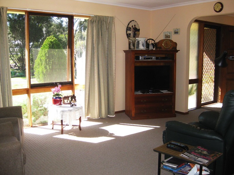 64 High Street, Axedale VIC 3551