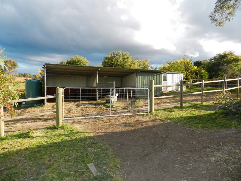 51 Hannans Road, Mandurang South VIC 3551