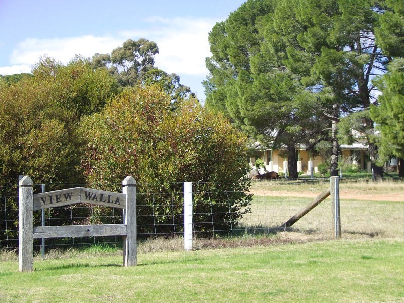 33 Edwards Road, Eddington VIC 3472