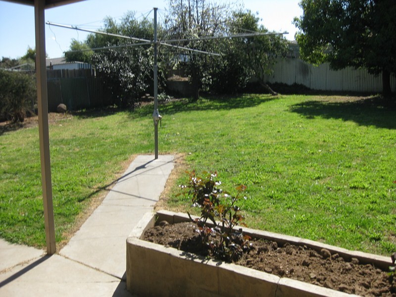 266  Mackenzie Street West, Kangaroo Flat VIC 3555