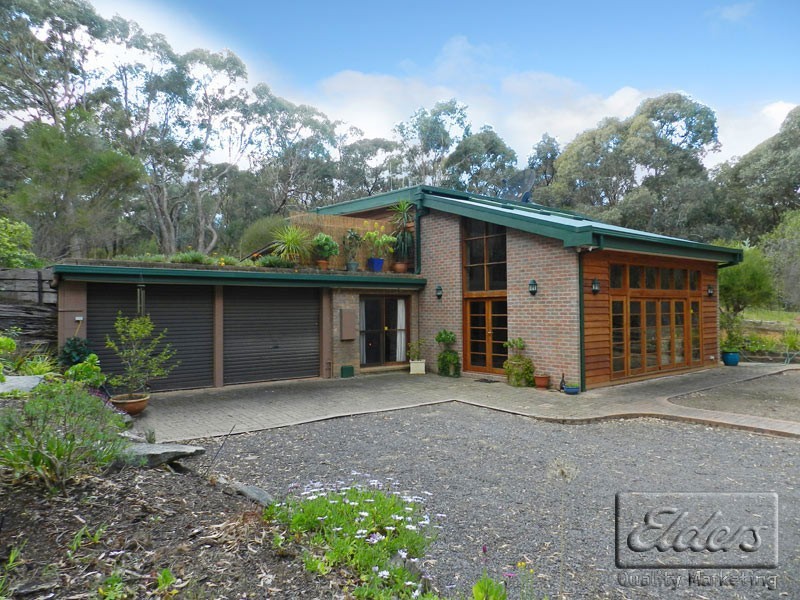 90 Carcoola Drive, Kangaroo Flat VIC 3555