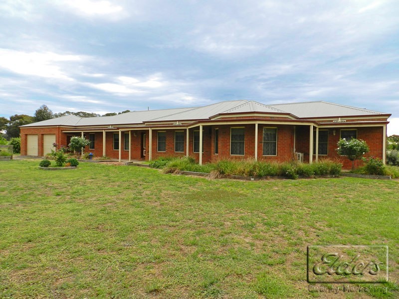 28 McCreddons Road, Marong VIC 3515