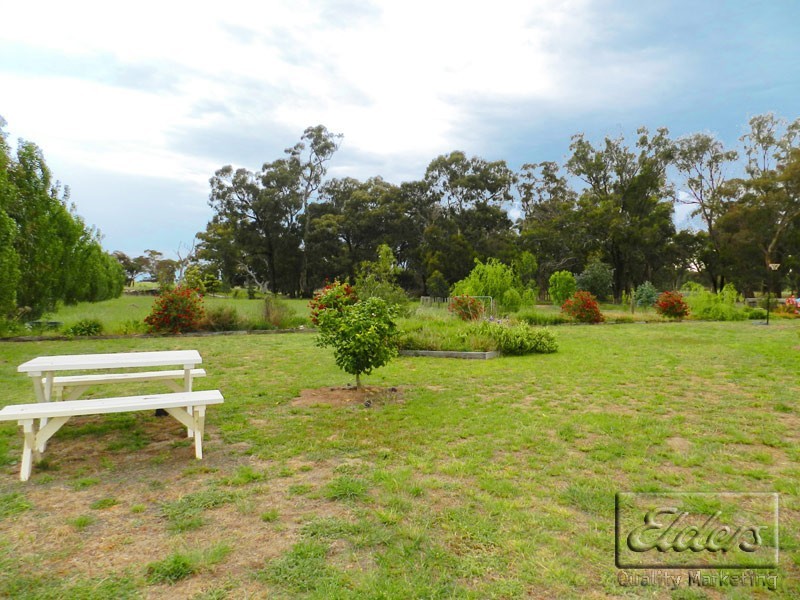 28 McCreddons Road, Marong VIC 3515