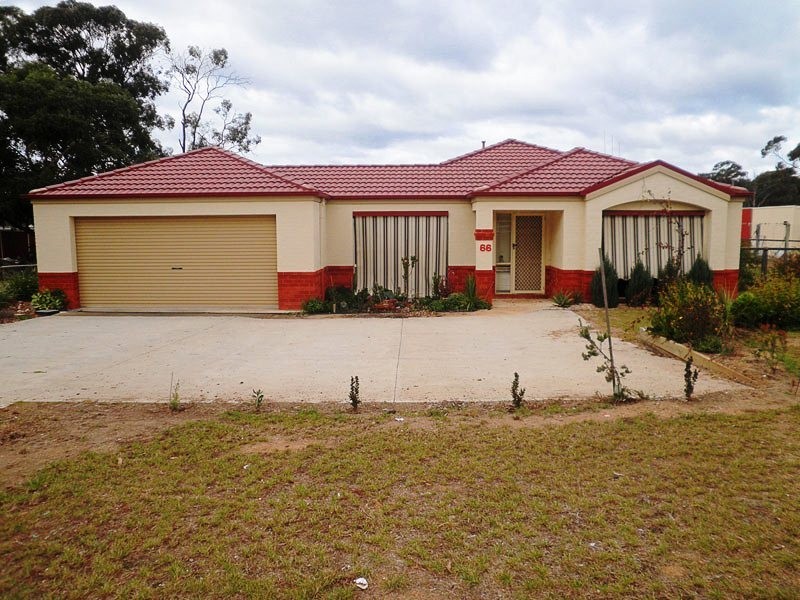 66 Racecourse Road, Epsom VIC 3551