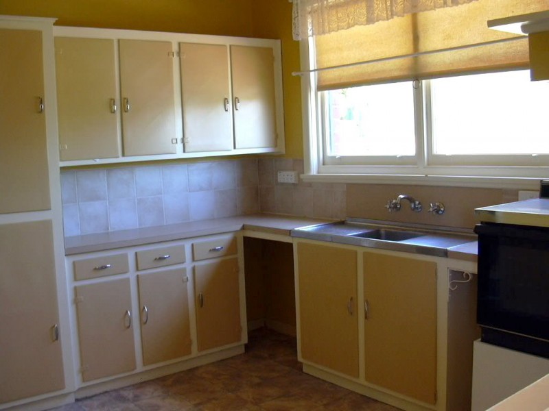 19 Churchill Avenue, Flora Hill VIC 3550