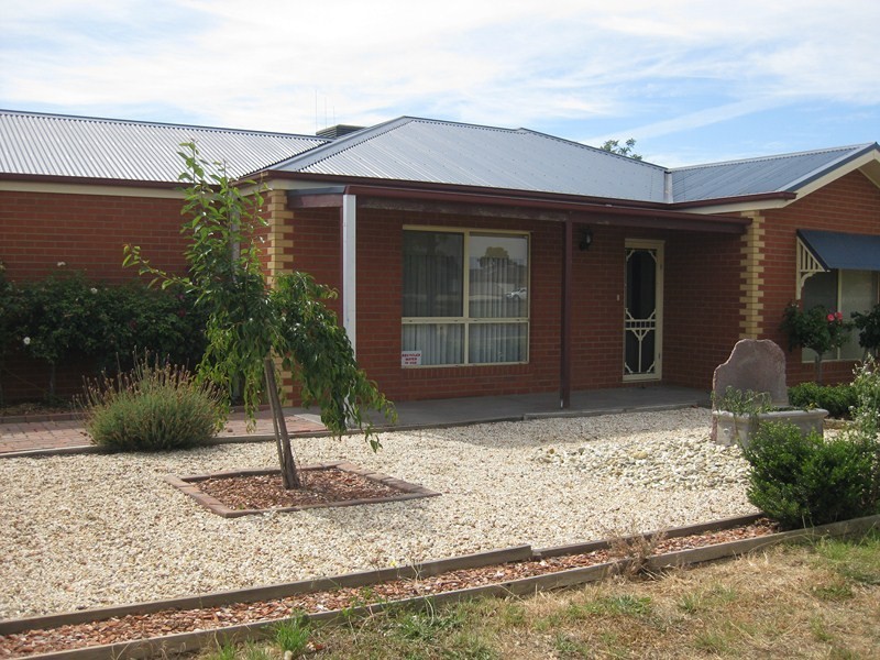 98  Myrtle Road, Epsom VIC 3551