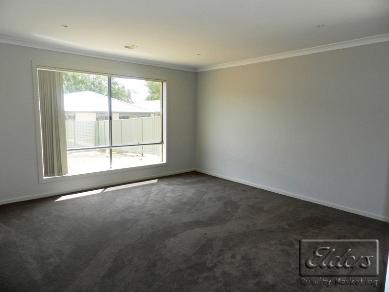 16 Parklands Way, Maiden Gully VIC 3551