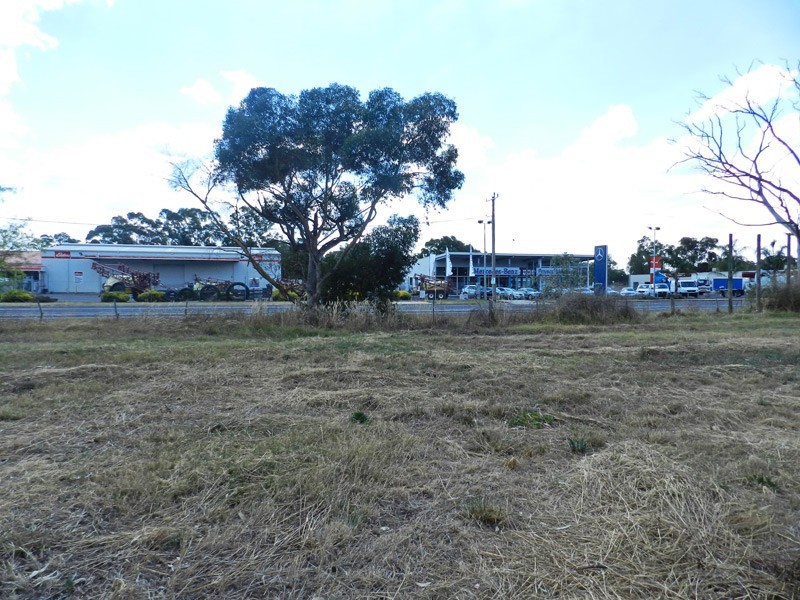 110 – 120 Midland Highway, Epsom VIC 3551