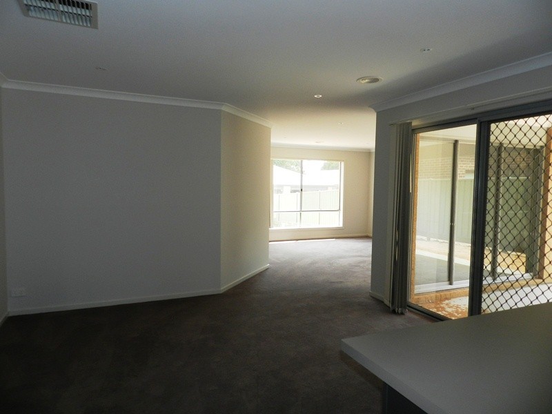 16 Parklands Way, Maiden Gully VIC 3551