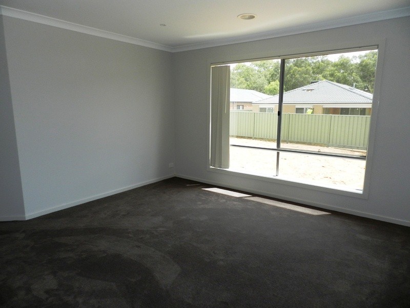 16 Parklands Way, Maiden Gully VIC 3551