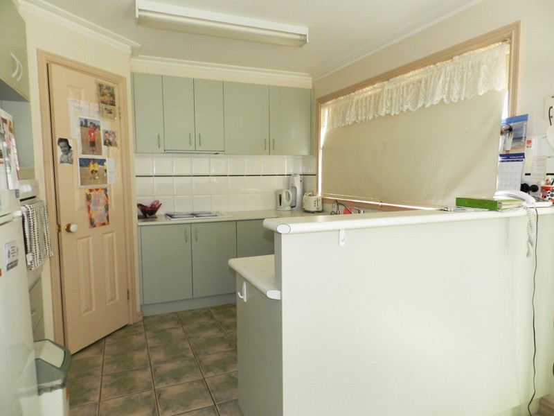 6 Retreat Road, Flora Hill VIC 3550