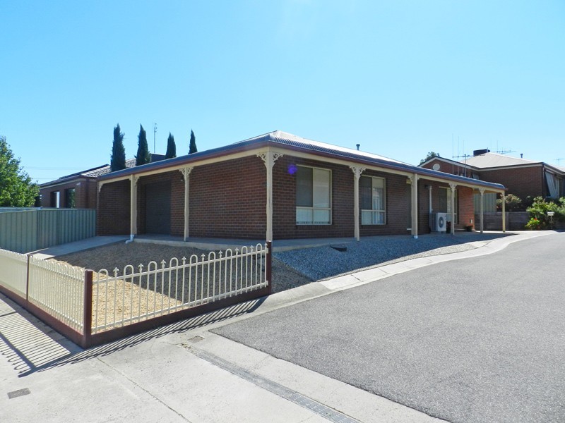 6 Retreat Road, Flora Hill VIC 3550