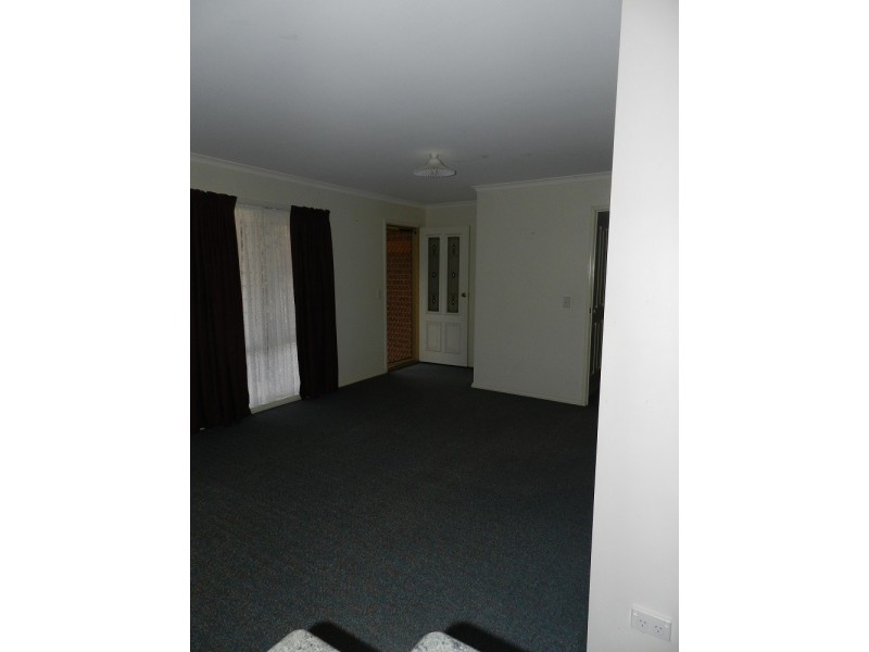 1/9A McGowan Street, California Gully VIC 3556