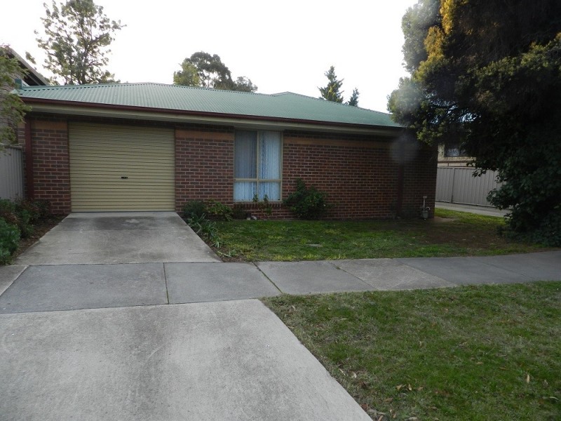 1/9A McGowan Street, California Gully VIC 3556