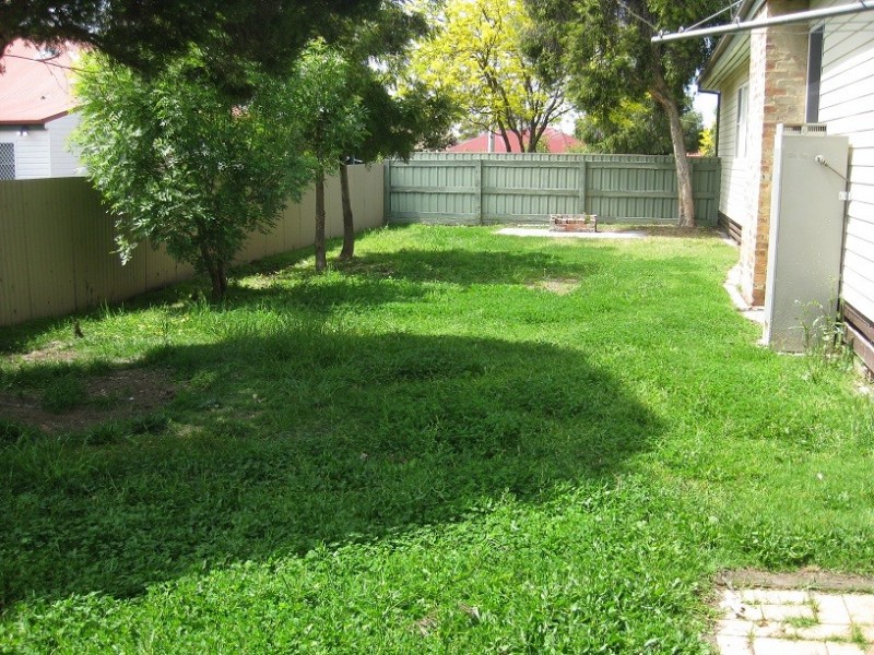 4 Woolcock Ave, Kangaroo Flat VIC 3555