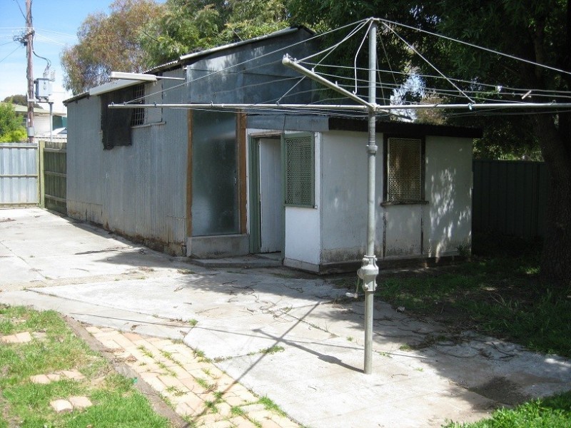 4 Woolcock Ave, Kangaroo Flat VIC 3555