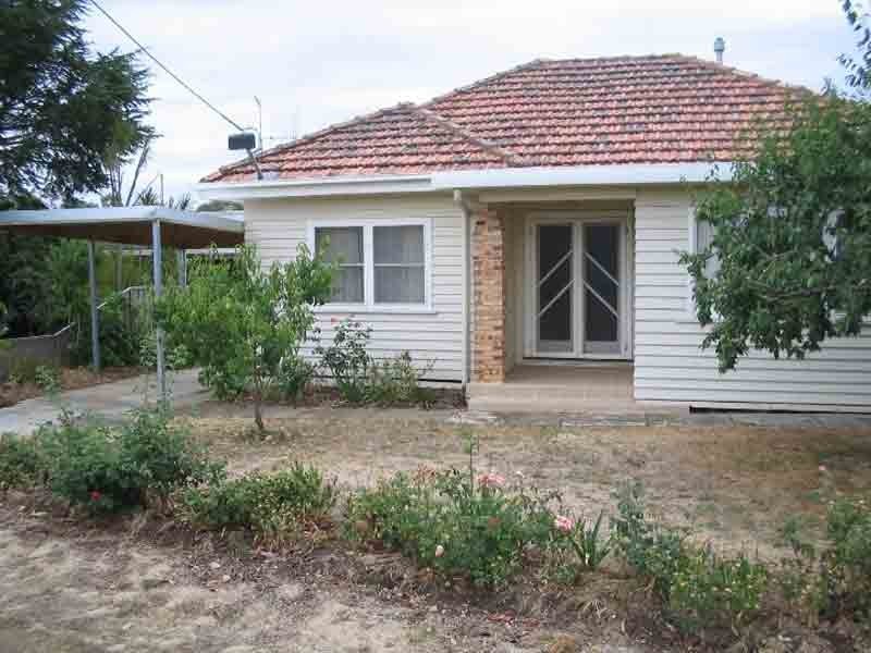 6 May Street, Kangaroo Flat VIC 3555