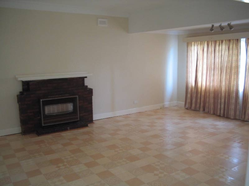 6 May Street, Kangaroo Flat VIC 3555