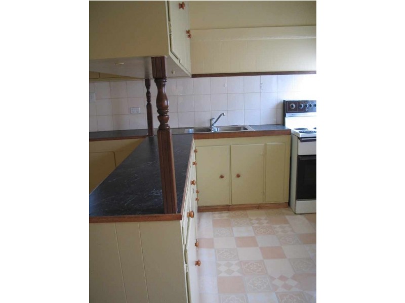 6 May Street, Kangaroo Flat VIC 3555