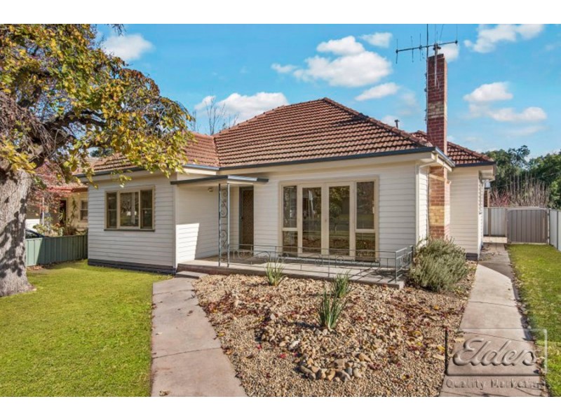 22 Carpenter Street, Kangaroo Flat VIC 3555