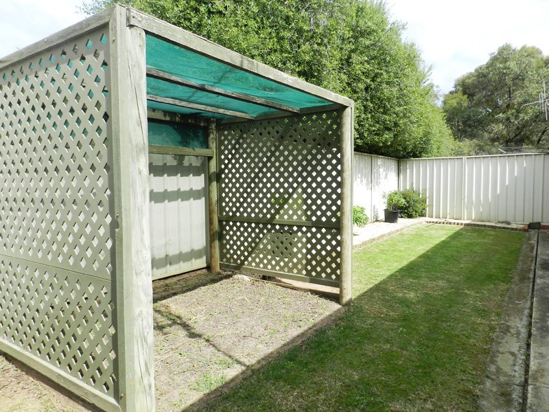 1/77 Broad Parade, Spring Gully VIC 3550