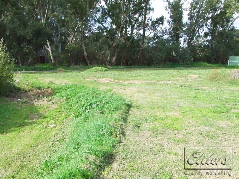 105 – 107 Crusoe Road, Kangaroo Flat VIC 3555