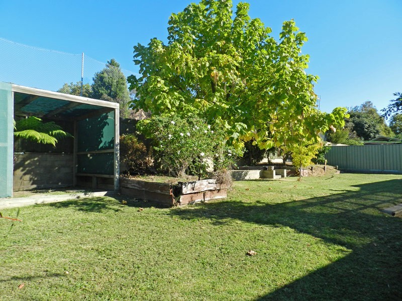 51 Putnam Avenue, Strathdale VIC 3550